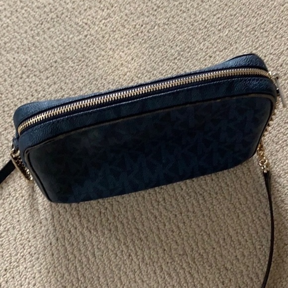 MK Jet Set EW Large Saffiano Baltic Gold Crossbody - Picture 4 of 8